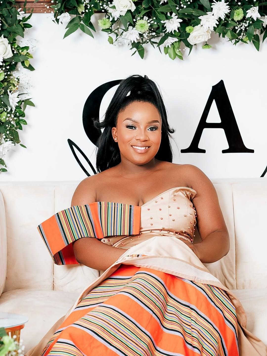 Venda gold — seated